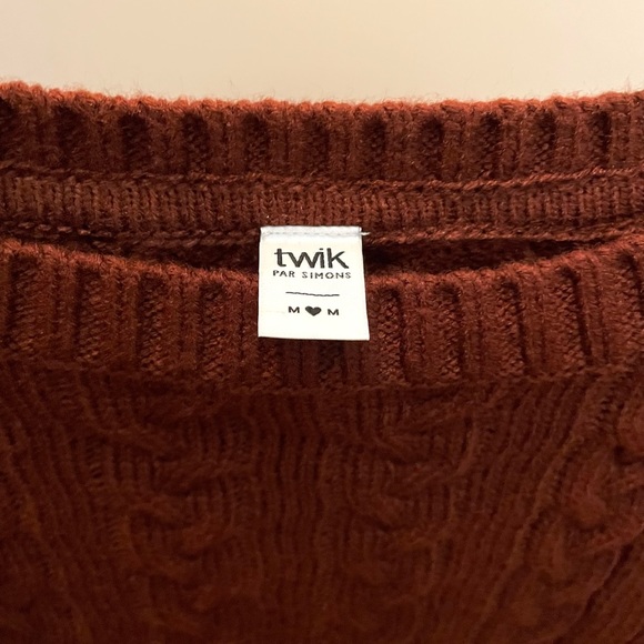 Simons Twik: Cropped Cable Knit Sweater - Picture 2 of 5